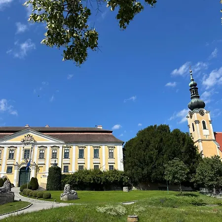 Weinstrasseapartments Zum Weinfruehling Gobelsburg